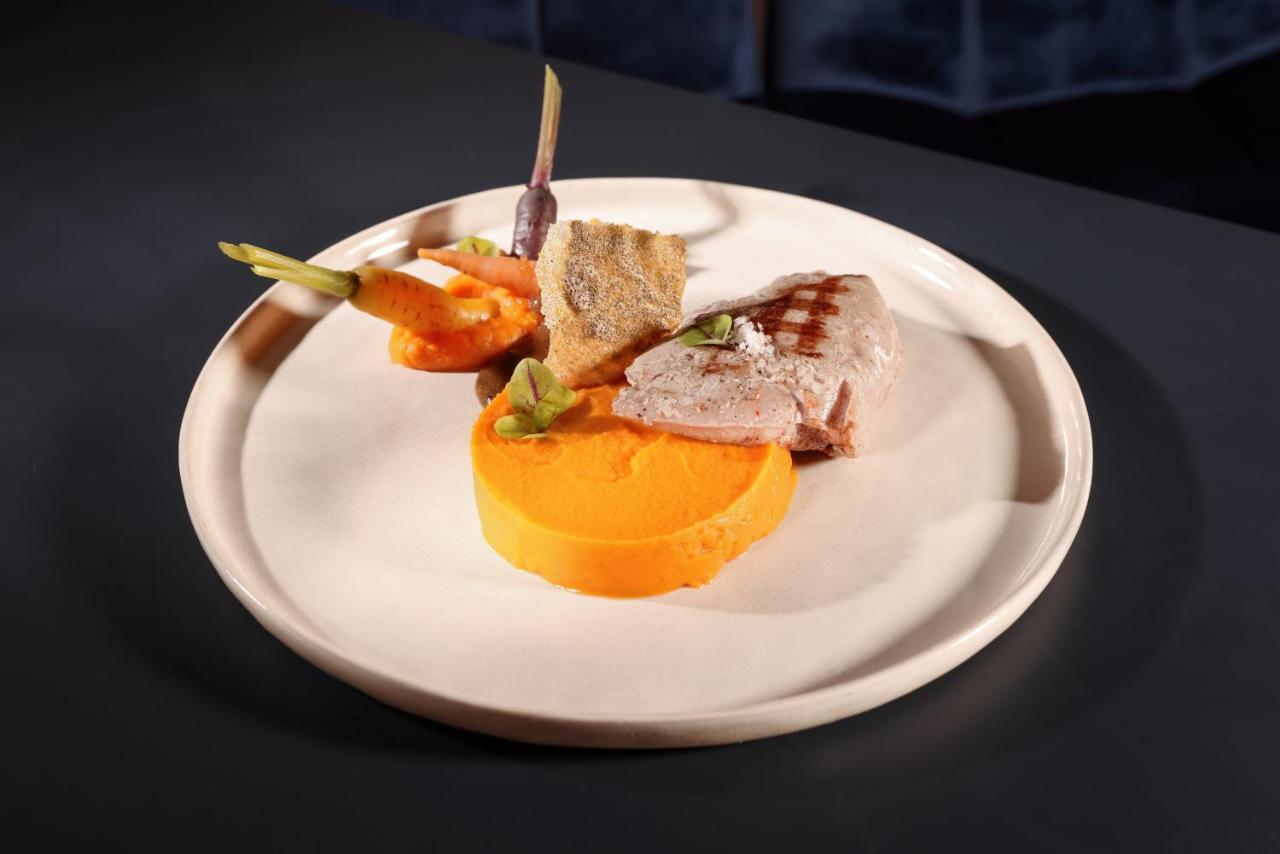 Hotel-Restaurant Logis Europa Maussac Eksteriør bilde